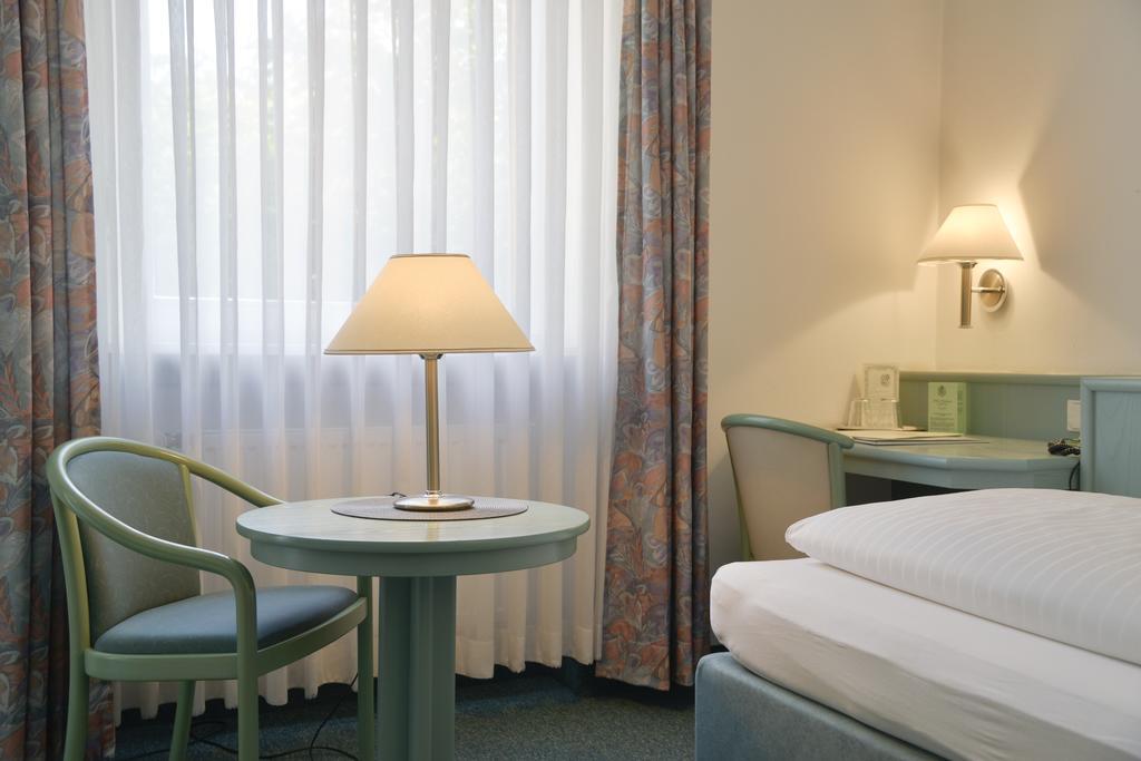 Hotel Till Eulenspiegel - Nichtrauchhotel - Garni Würzburg Esterno foto