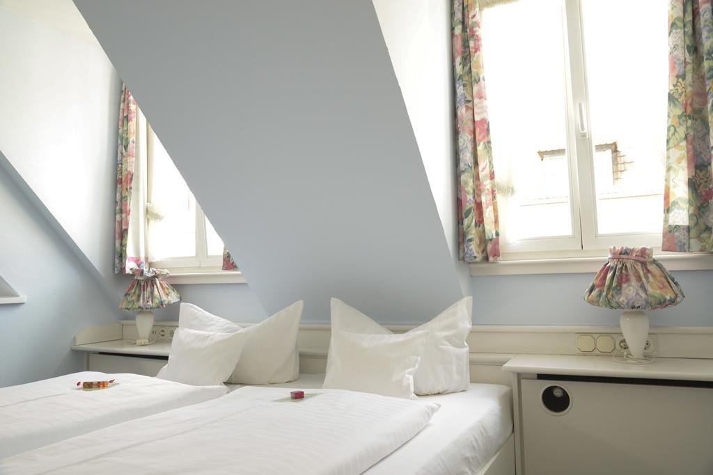 Hotel Till Eulenspiegel - Nichtrauchhotel - Garni Würzburg Esterno foto