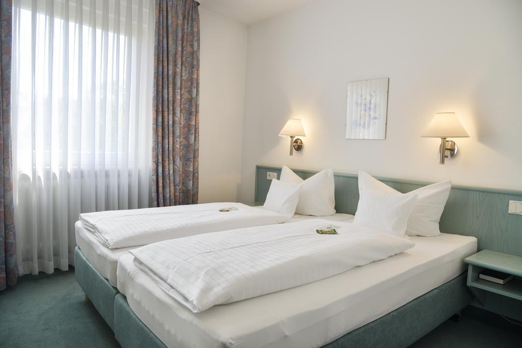 Hotel Till Eulenspiegel - Nichtrauchhotel - Garni Würzburg Esterno foto